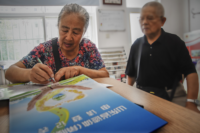 18载奉献2.6万个服务工时 济南“爱心奶奶”李爱萍荣登“中国好人榜”