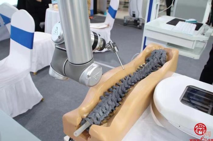 1800家企业参展 第48届中国国际“医博会”开幕