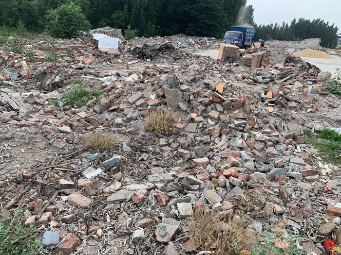 【啄木鸟在行动】章丘区大桥路附近渣土和建筑垃圾裸露