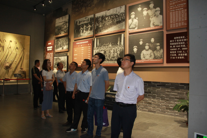 济南市退役军人事务局到大峰山党性教育基地开展革命传统教育