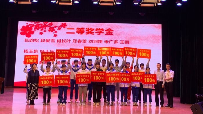 济南理工学校献礼职教周——展企业文化,修职业素养
