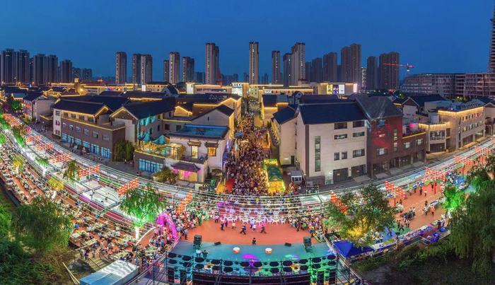 济南经济社会发展呈现良好势头 按下项目建设“快进键”，泉城大地激荡澎湃活力