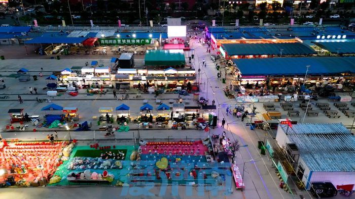 济南这些夜市“花式上新”，一幅活力满满的夜宴图徐徐展开