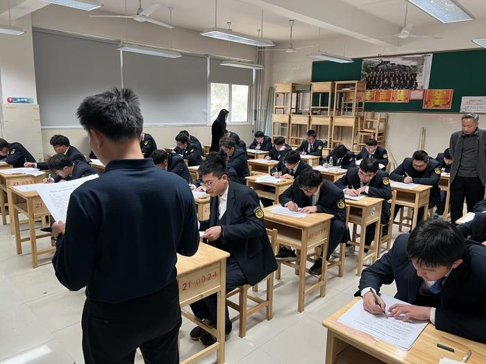 济南市技师学院完成2023届青岛地铁委培生结业考核工作