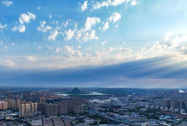 光有了形状！济南天空出现“丁达尔效应”，你看到了吗？