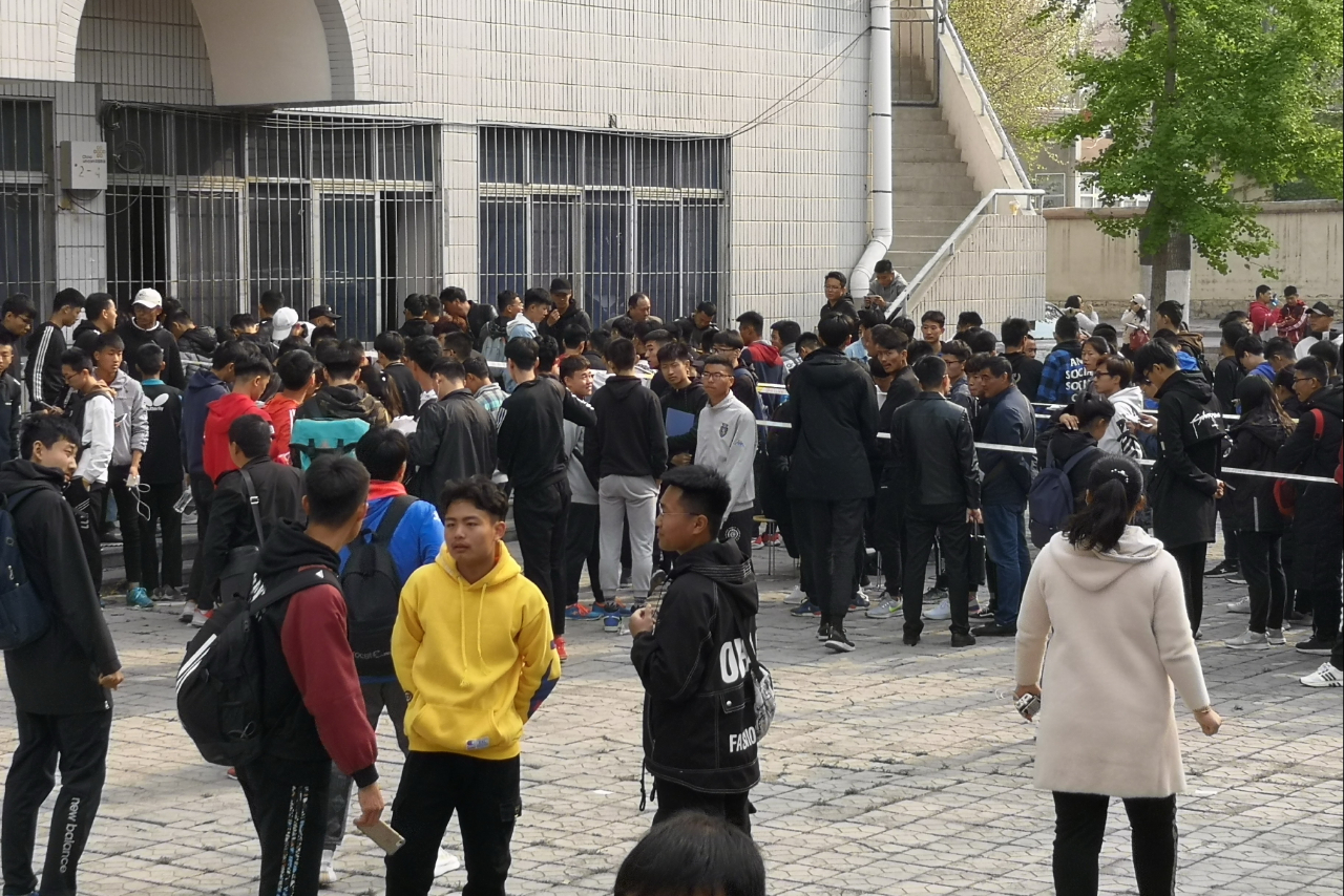 山东体育专业测试8日开始,考生排队报名