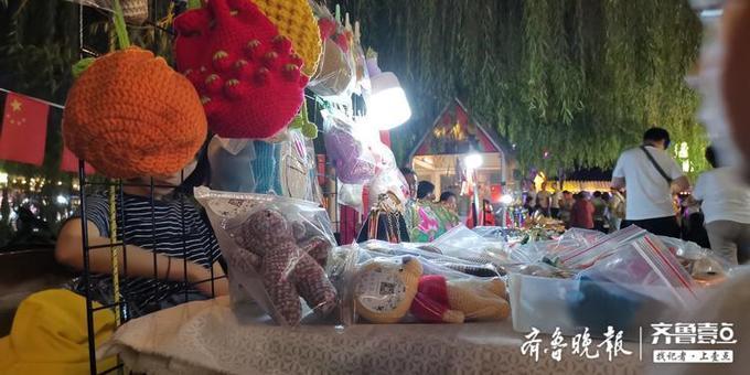 十一假期的济南百花洲很有逛头，好看的，好玩的，全都有