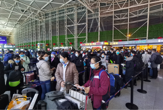 山东首批138人医疗队支援湖北