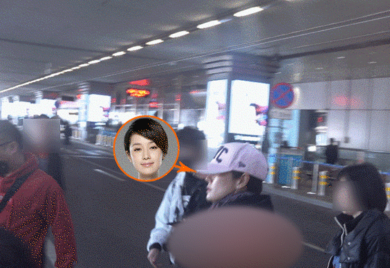 马伊琍街头现身一言不发，携助理路边吃小店太节俭