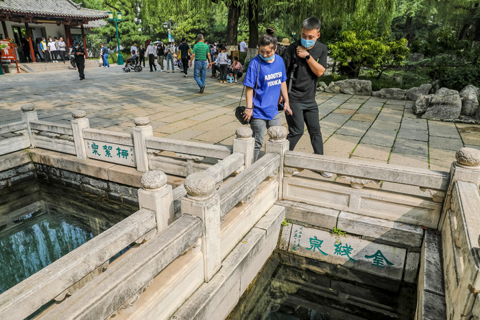 难得一见，济南金线泉再现“金线奇观”