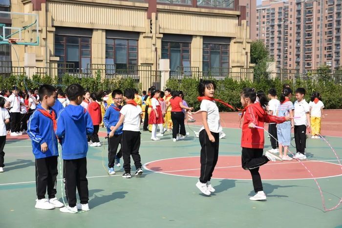 看景山小学如何通过三基于模式为作业减负