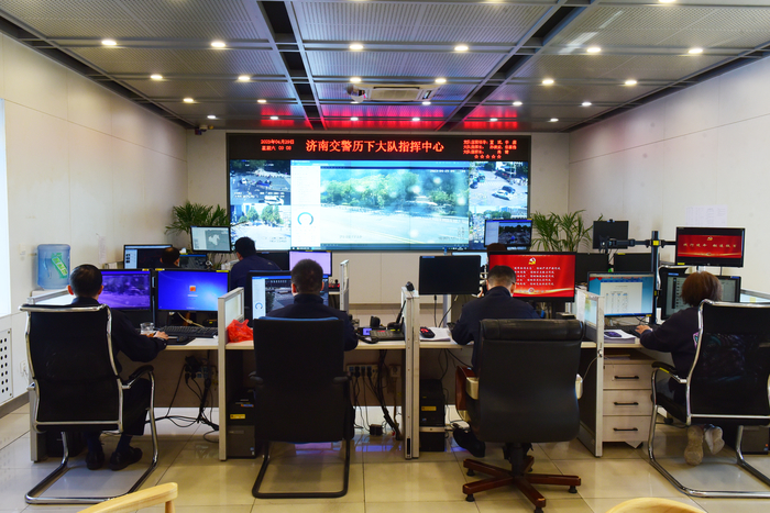 “五一”假期780万辆汽车在济南“跑” 交警全力保障安全通行