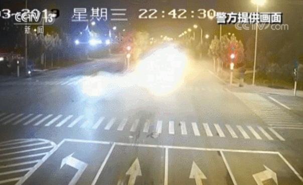 女司机醉驾玛莎拉蒂撞宝马案今开庭 事故致2死4伤