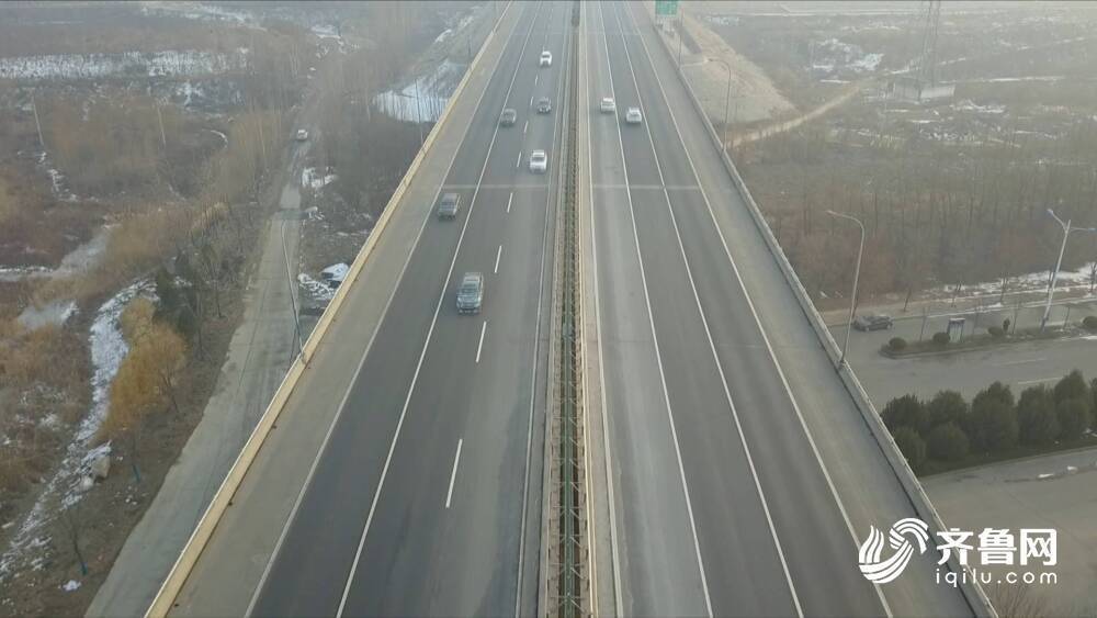 山东元旦假期公路铁路运行平稳 去年下半年新增15条高速缓解交通压力