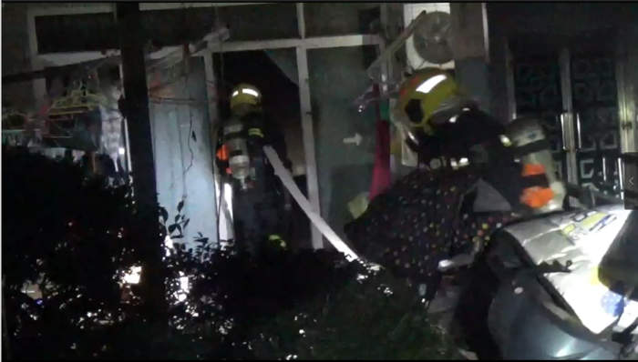 电瓶车电池房间内充电引发火灾致外卖骑手身亡，二房东获刑平台被约谈