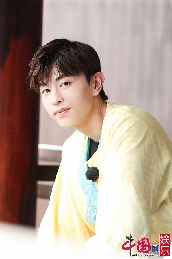 《极挑6》任嘉伦与“极限男团”挑战古诗词填空