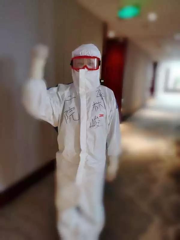 战“疫”先锋丨市二院李林峻：方舱医院B舱小总管！