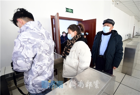 年龄83、 用时40分钟、得分95，山东省年龄最大驾考生顺利通过科目一测试 考驾照后最大愿望是“自驾游全国”