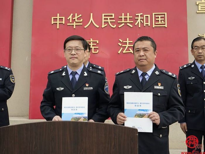 济南市水政监察支队联合济南黄河河务局等三家单位组织“贯彻实施黄河保护法 携手共护母亲河”普法宣传活动