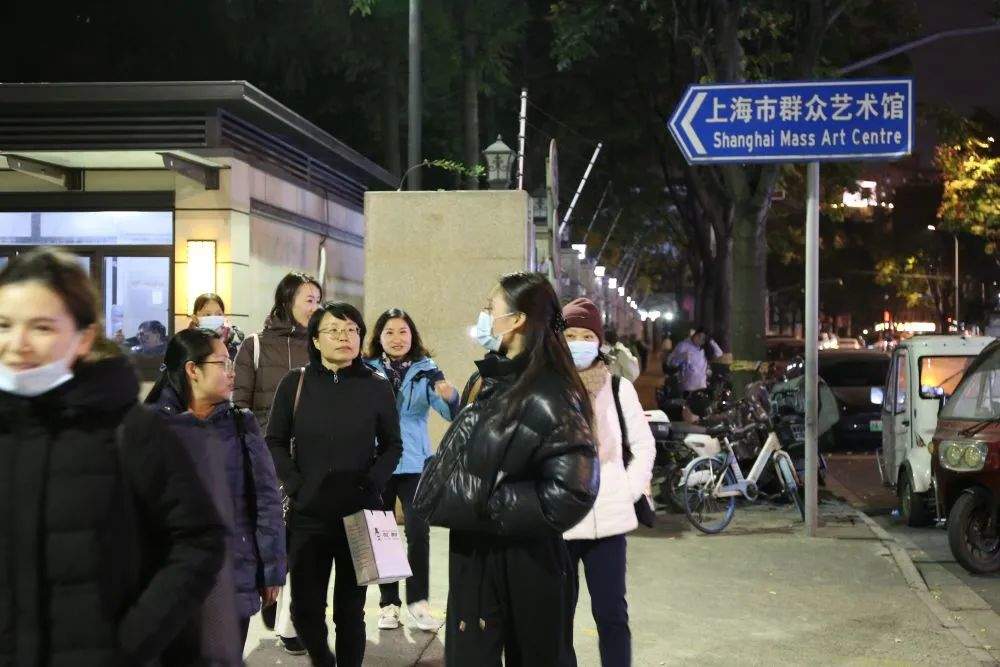 夜校成为年轻人的“市内桃源”，记者也去听了几门课