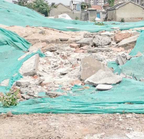 【啄木鸟在行动】天桥区东宇花园西区东南侧渣土裸露