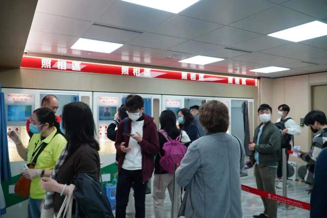 “回乡证”延期政策今起实施！高铁票也能买了