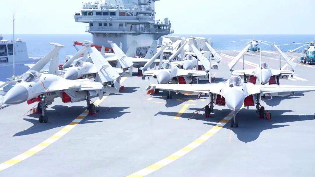 首次!山东舰航母编队成体系、成规模远赴西太平洋海域演习