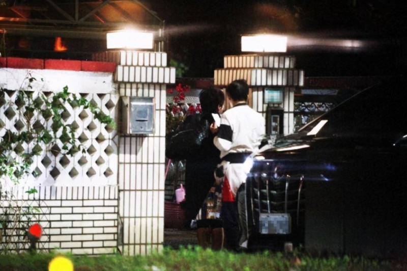 向太晒向佐郭碧婷北京豪宅|钱能买来快乐吗?是的!能!向太晒向佐郭碧婷北京豪宅