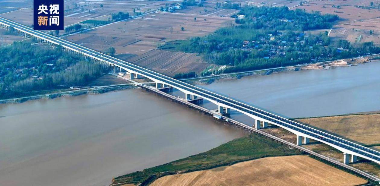 河南新建3条高速公路集中通车
