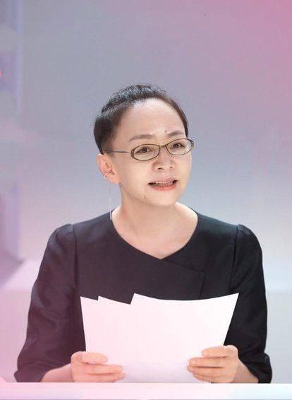 60岁宋丹丹正式退休成人艺反聘艺术家