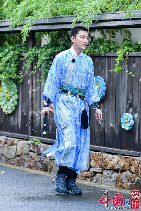 《极挑6》任嘉伦与“极限男团”挑战古诗词填空