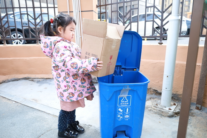 面对“不速之客”，历东花园幼儿园的小小雷锋志愿团这样做