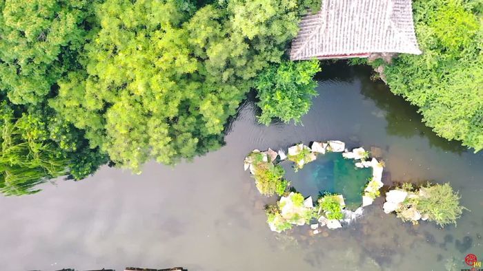 【飞阅泉城】“流中之流 水中之水”五莲泉碧波之中涌细浪