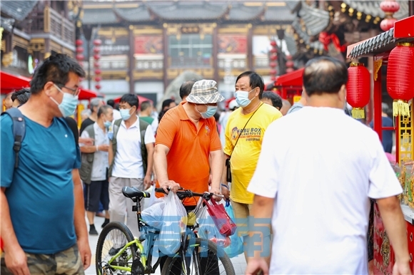 济南大观园早市开市迎宾