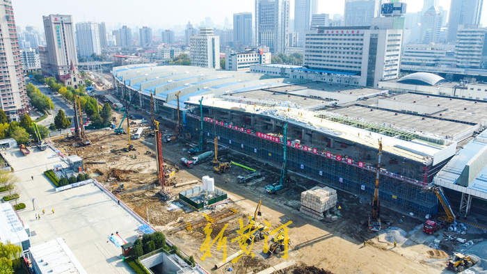 济南火车站北侧开建站台新雨棚