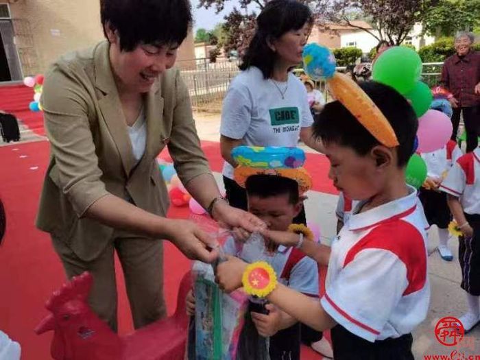 情暖“六一”伴成长 携手逐梦护未来 曹范街道开展“庆六一”系列活动