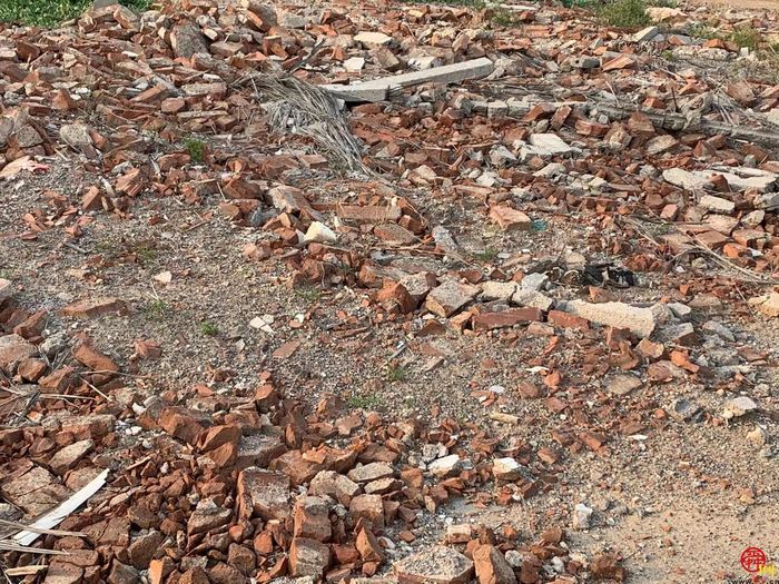 【啄木鸟在行动】章丘区济南龙升公司附近建筑垃圾和渣土未覆盖