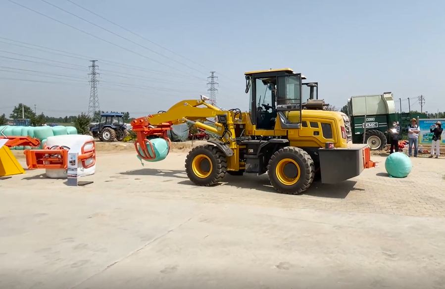 山东农机科研新答卷：成套技术装备助推“家庭牛场”机械化水平