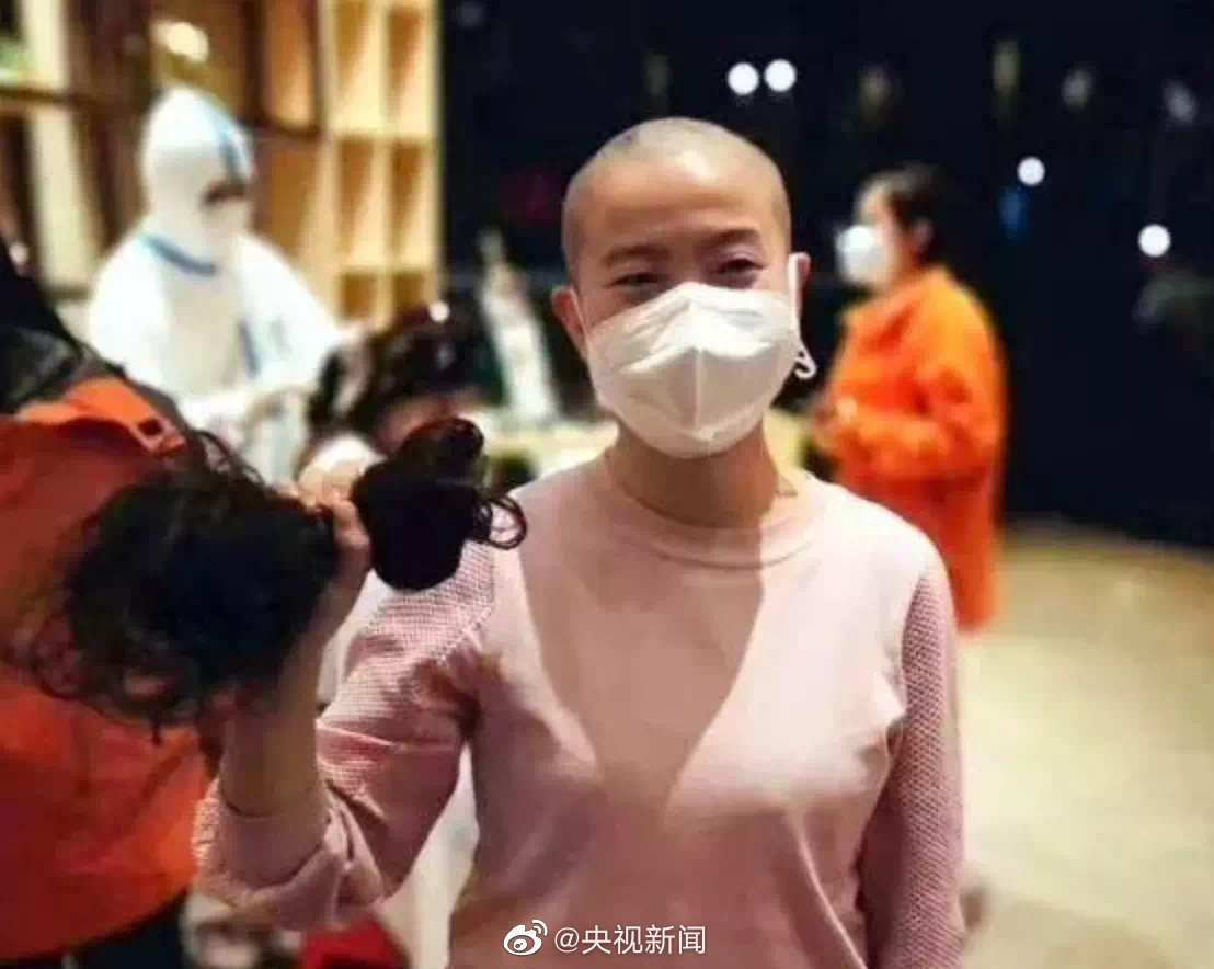 依然美丽！女医护为抗疫集体理平头光头