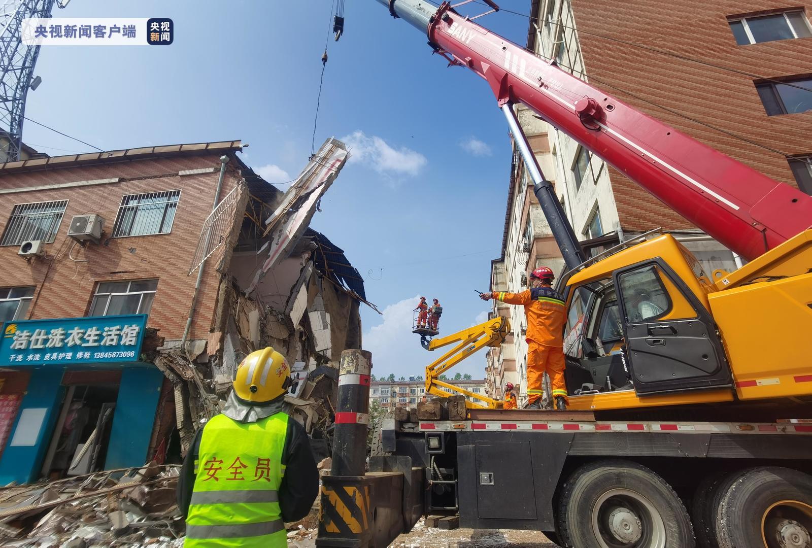 黑龙江伊春一小区发生疑似煤气罐爆炸事故 已造成1人死亡、2人轻伤、2人失联