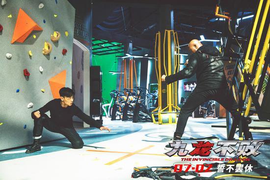 拳迷支持《九龙不败》 张晋与拳王极限搏杀