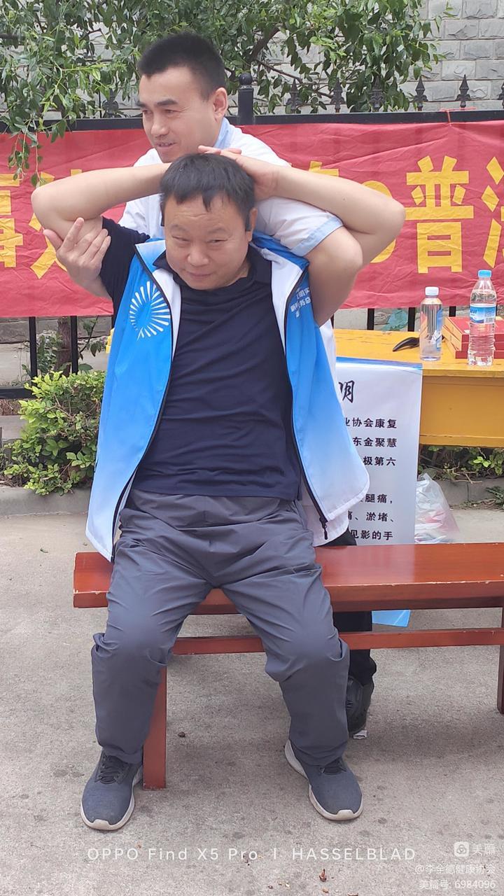 送健康“暖人心”！济南市健康保健行业协会义诊活动走进美里湖街道绿岛颐年苑社区