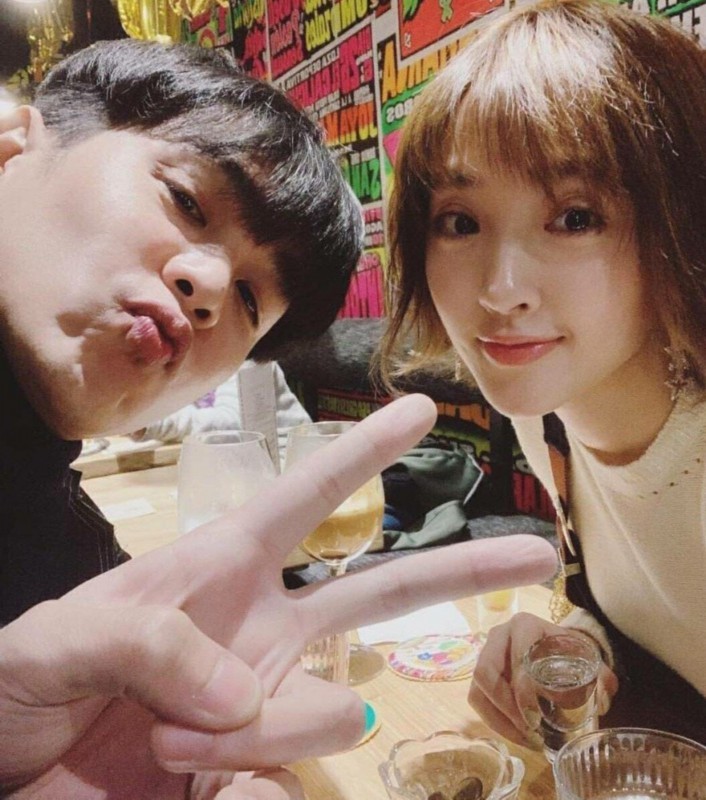 张若昀用美食滤镜自拍|冲上热搜！张若昀用美食滤镜自拍 粉丝：看上去很可口