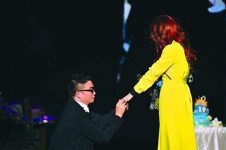 陈秋莳|张靓颖恋情公开后现身 男友全程护驾甜蜜蜜