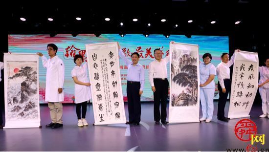 泉城老干部志愿服务推进中心启用  460余名退休干部捐赠书画致敬抗疫医护人员