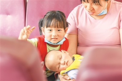 乌蒙山区有一趟“公交列车”