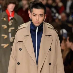 奚梦瑶产后首次公开亮相|LV大秀明星生图:奚梦瑶产后首次公开亮相脸浮肿,热巴显老朱一龙瘦成竿