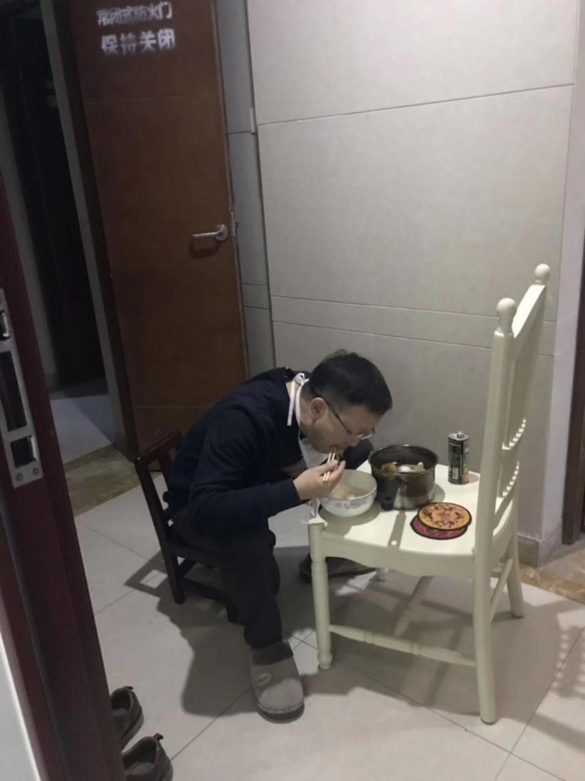 疫线医生的妻子：是贤内助，也是战斗员