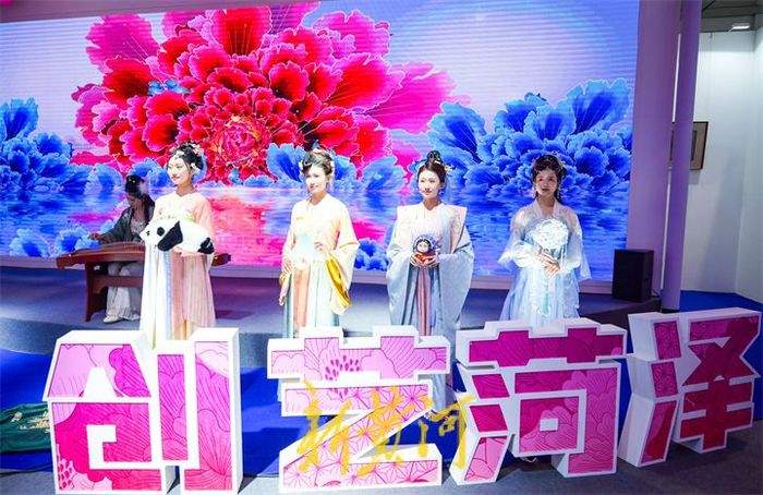 喜欢汉服吗？来文博会上看个够