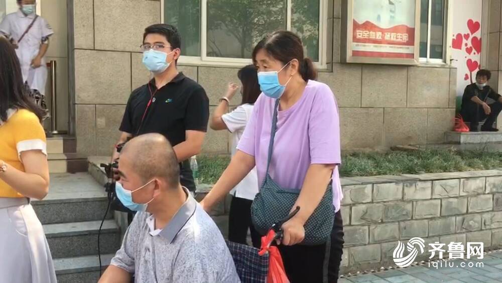 爱心涌动!为救7岁孩子数百人连夜排队献血 具体是怎么一回事?